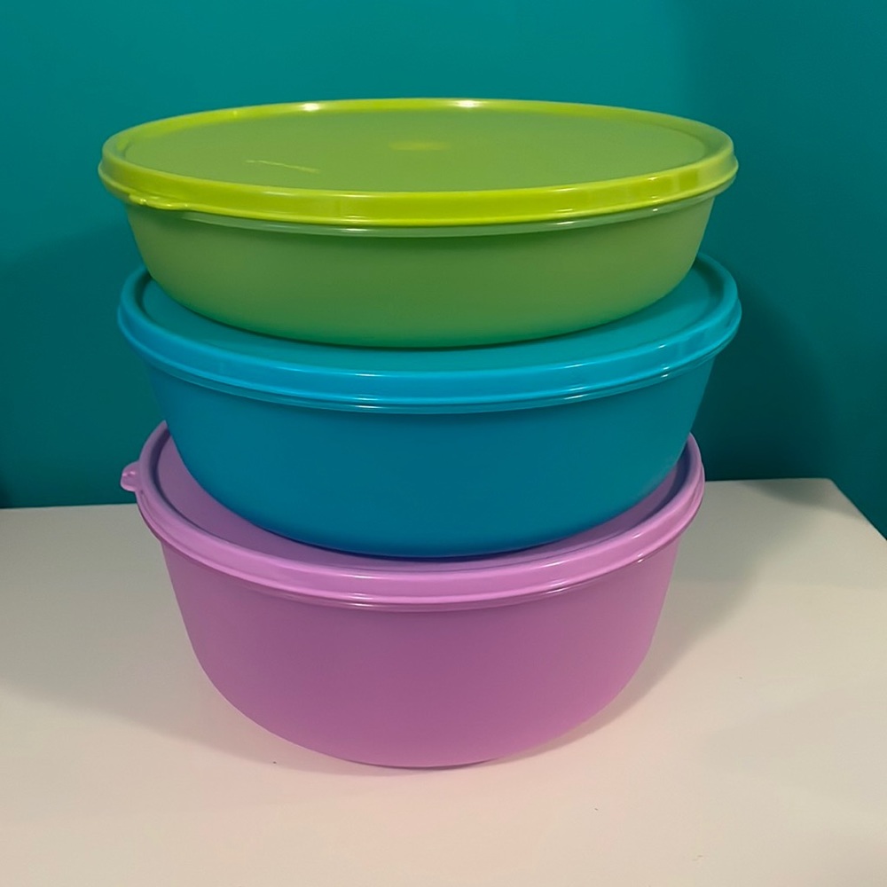 set of bowls
